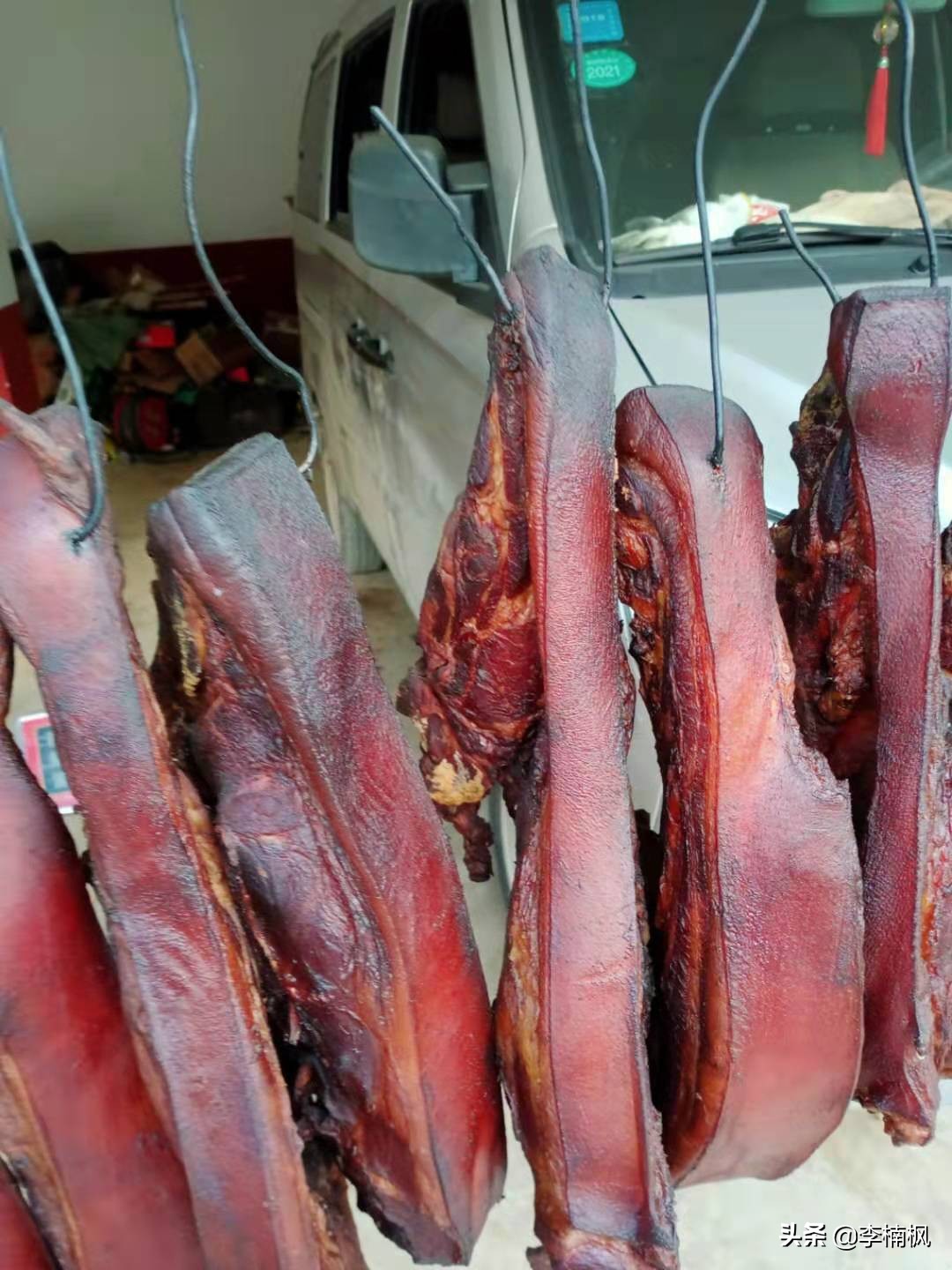 安化发展经济的要素单一，但安化擂茶、柴火腊肉可以做成特色产业