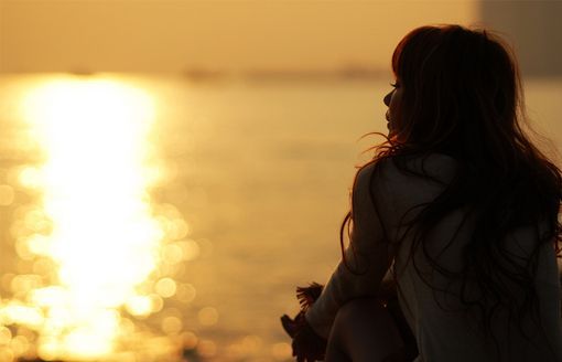 烟花易冷时光易逝,烟花易冷樱花易逝红颜易老