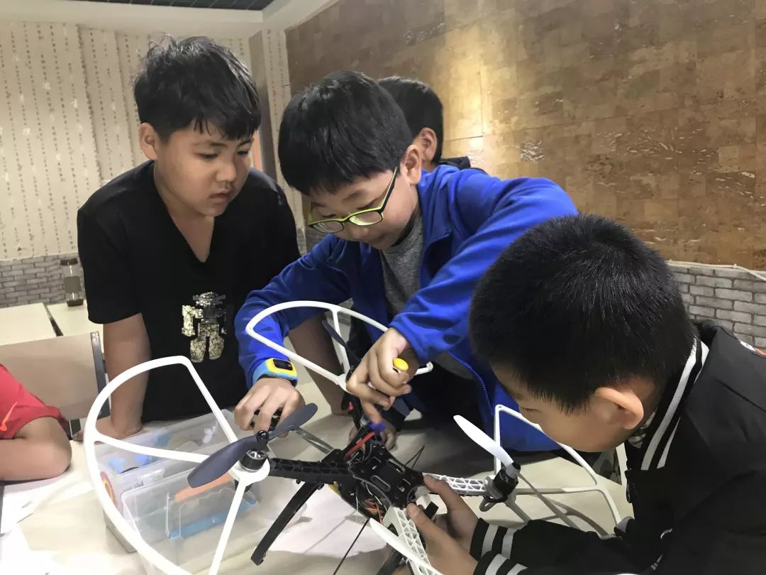 科技节暨机器人竞赛,太原机器人嘉年华