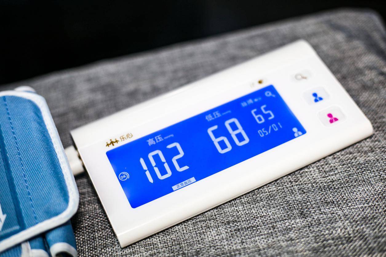 乐心血压计i7,乐心血压计i7怎么换电池