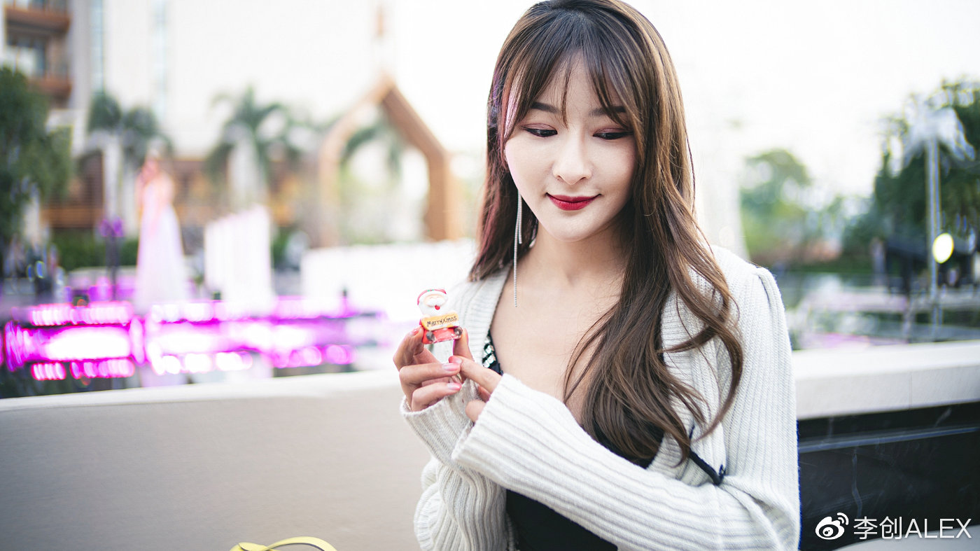 七工匠50mmf1.8镜头与55mmf1.05的区别,不到三千的旗舰机