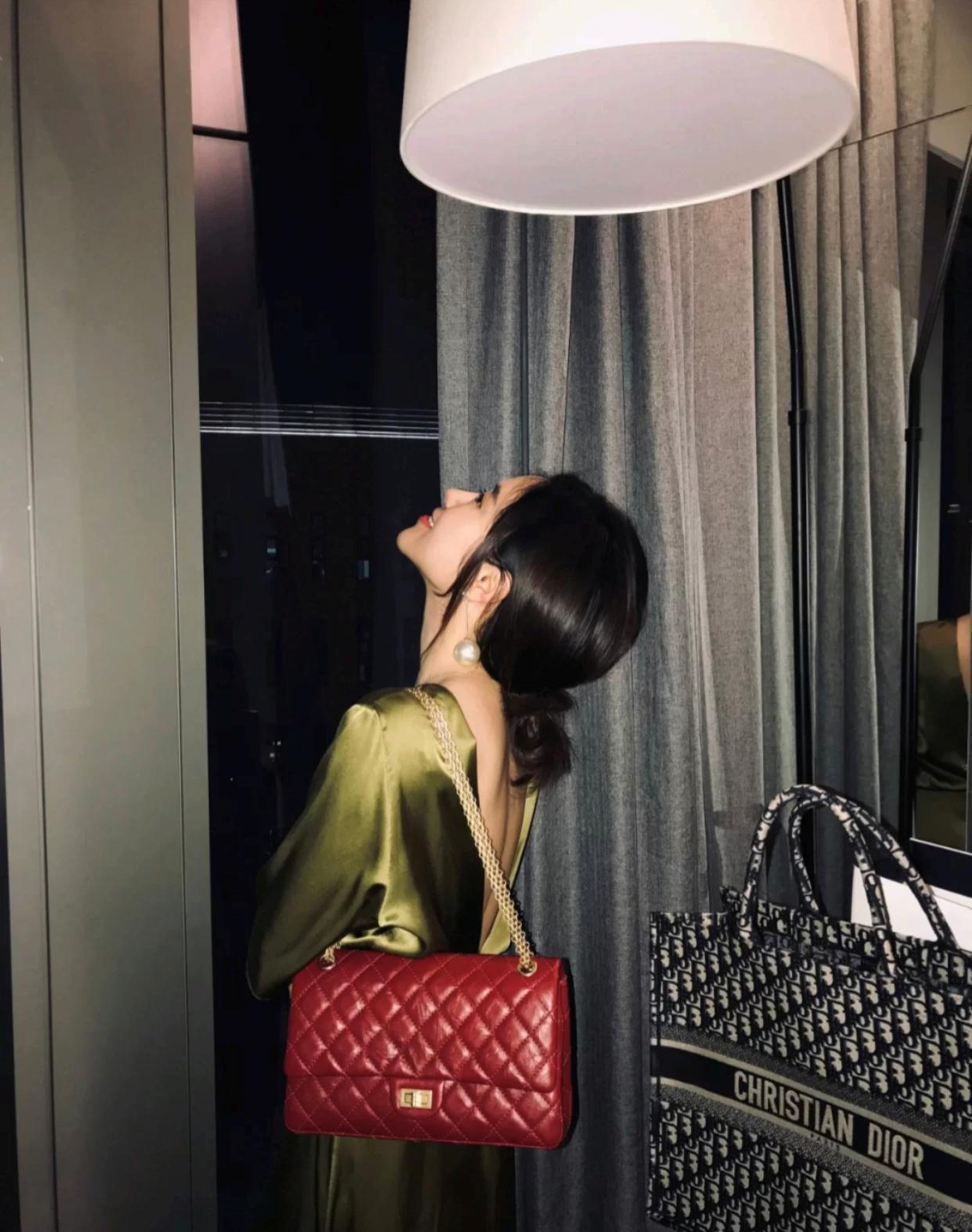 chanel2.55新旧对比,chanel2.55大号优缺点