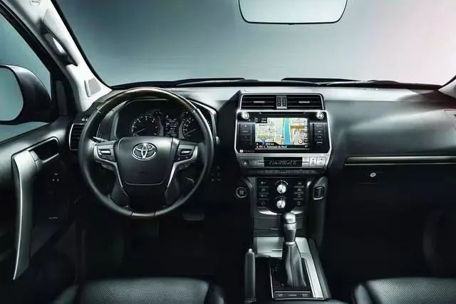 丰田霸道2020款3.5顶配,丰田霸道中规版8万公里