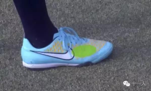 足球技巧射门,夸雷斯马外脚背射门