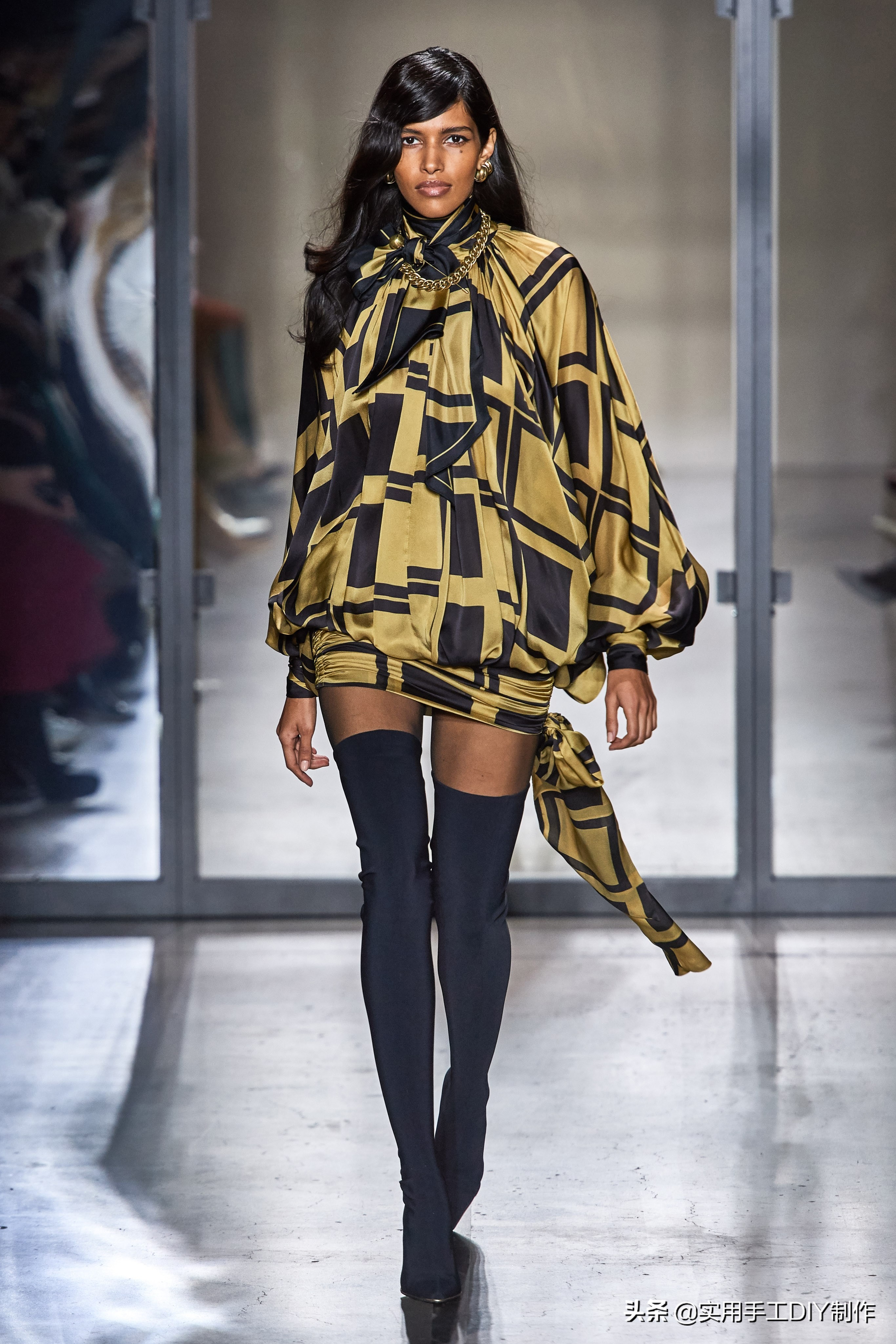 zimmermann连衣裙2019,zimmermann连衣裙2022春夏成衣系列