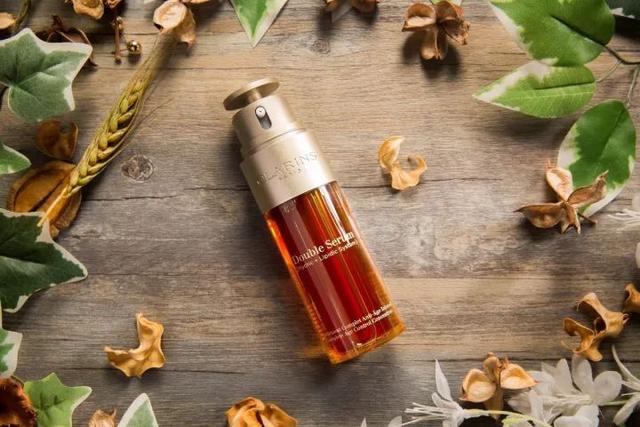 用什么精华液提亮肤色美白,护肤补水保湿去黄暗沉精华