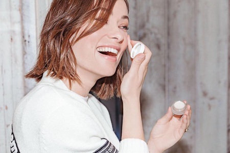 晚上忘记卸妆如何进行急救护肤，四个小诀窍恢复亮颜