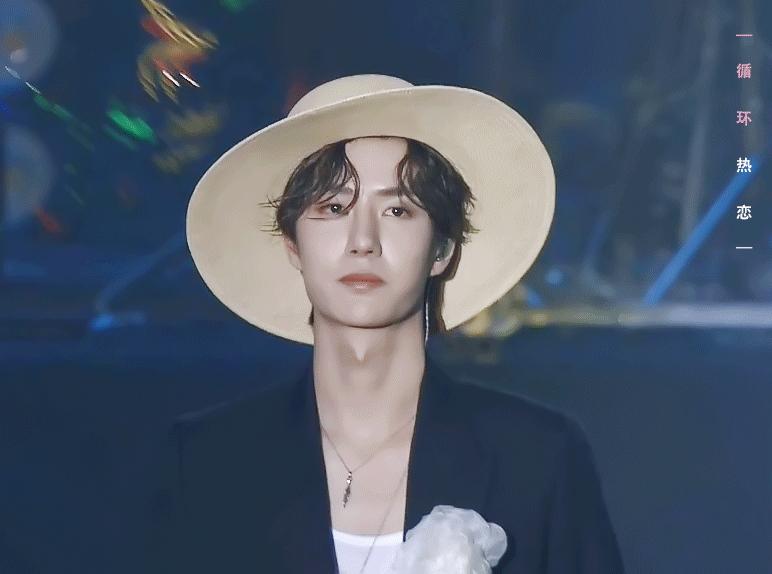 南唱泰见神奇影子，“冰冷的恨意”喜添新成员，粉丝：蓝大又是你