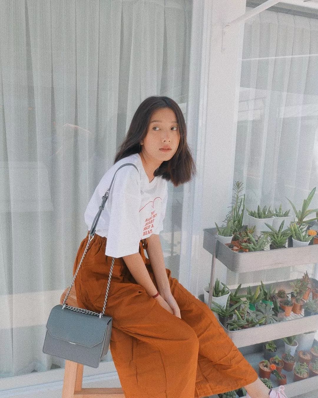 夏季穿亚麻的衣服好还是纯棉的好,亚麻面料夏天穿真的特别舒适透气