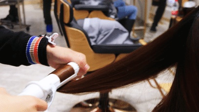 头发稀少细软的原因以及改善方法,头发细软白发多是什么原因