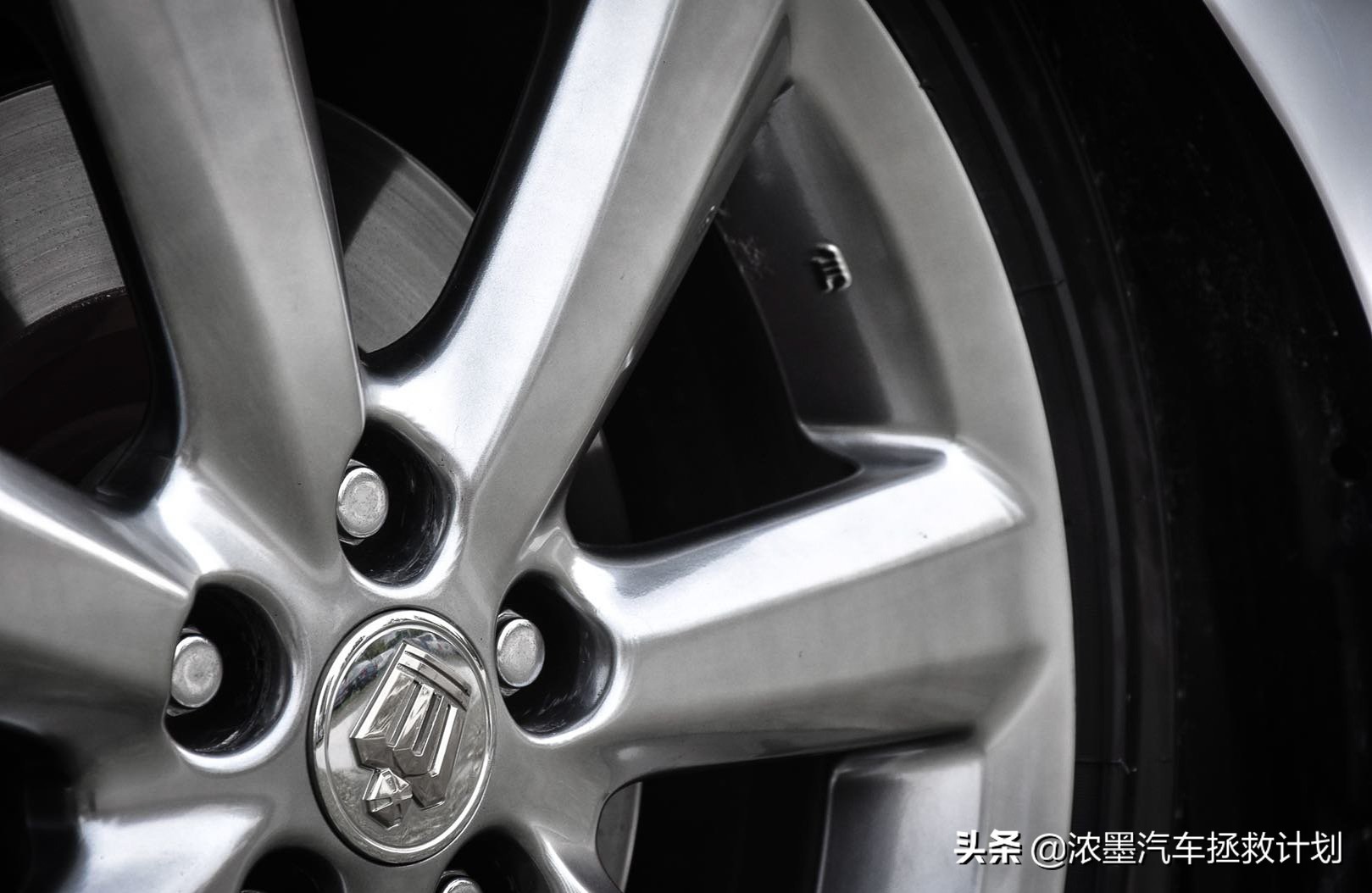 日系五菱之光,日系最好的三款车丰田皇冠