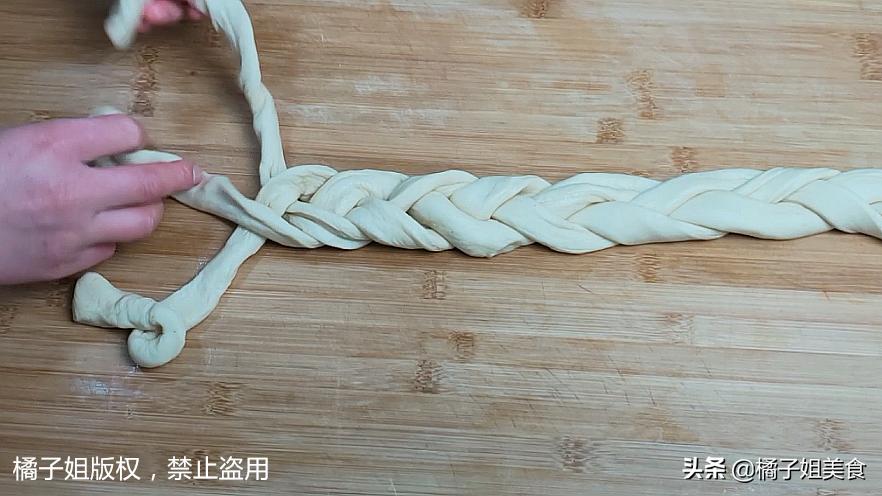 电饭锅不要只煮米饭了，教你用“电饭锅蒸馒头”，吃一次就上瘾