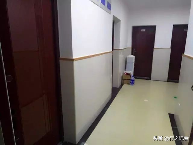 上海大学新闻传播学研究生宿舍环境怎么样？有没有空调、热水器？