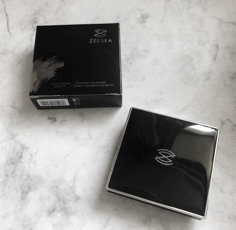 平价粉饼50元左右,300元控油粉饼