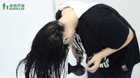 真人细软头发头顶吹蓬松技巧,教你几个让头发蓬松的方法