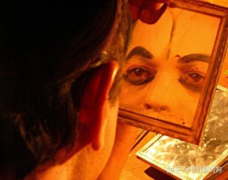 为什么照镜子总感觉自己很丑,为什么照镜子感觉自己好丑