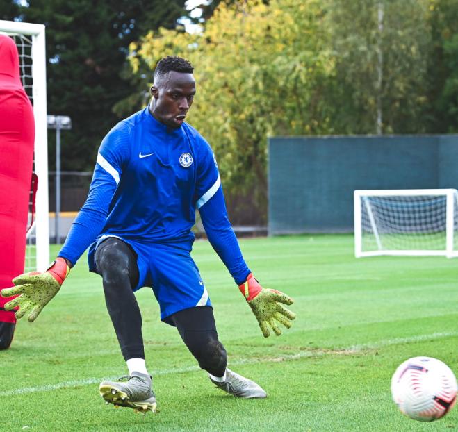 门迪终于首发出战，为何黑人门将很难在豪门立足