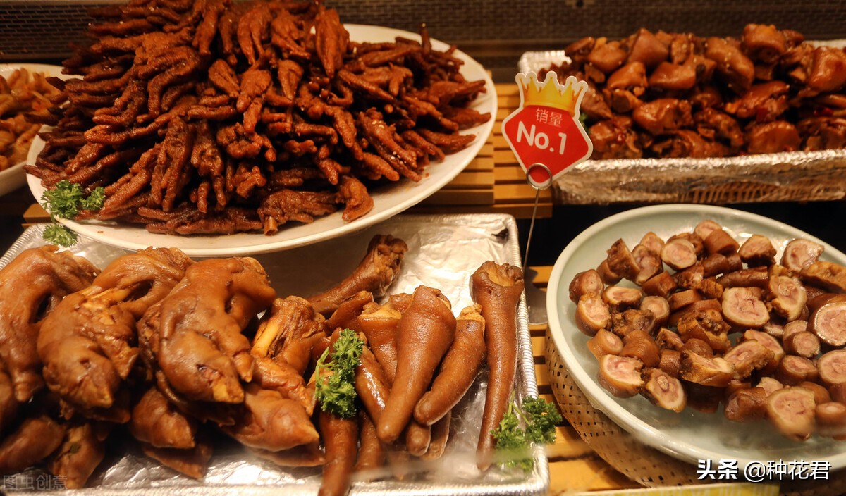 目前餐饮加盟十大排行榜有哪些啊,现在餐饮最火爆的加盟