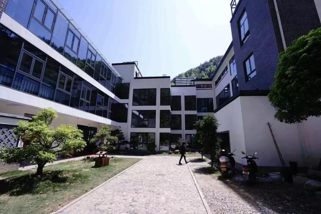 央视挖出来浙江冷门小城，小小鸭头都是世间绝味，人均100+住别墅