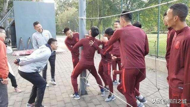 厉害！五十名国脚一个月不练球，反而成了中国足球的希望