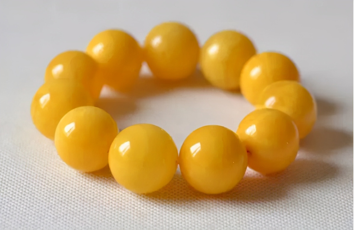 玉石手串不佩戴时如何保养,佩戴的金丝楠手串怎么保养