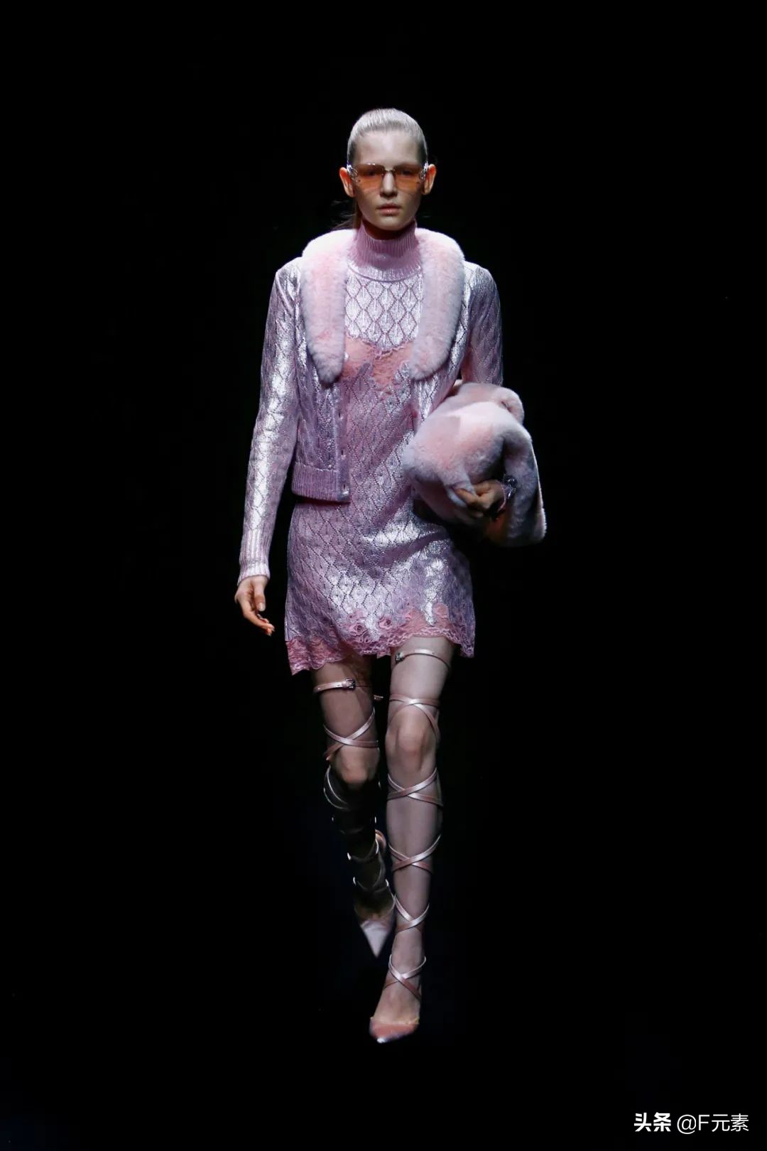 blumarine秋冬系列时装秀,blumarine2022米兰时装