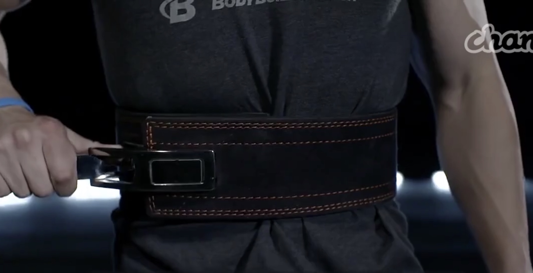 周琦60公斤卧推,周琦20公斤硬拉