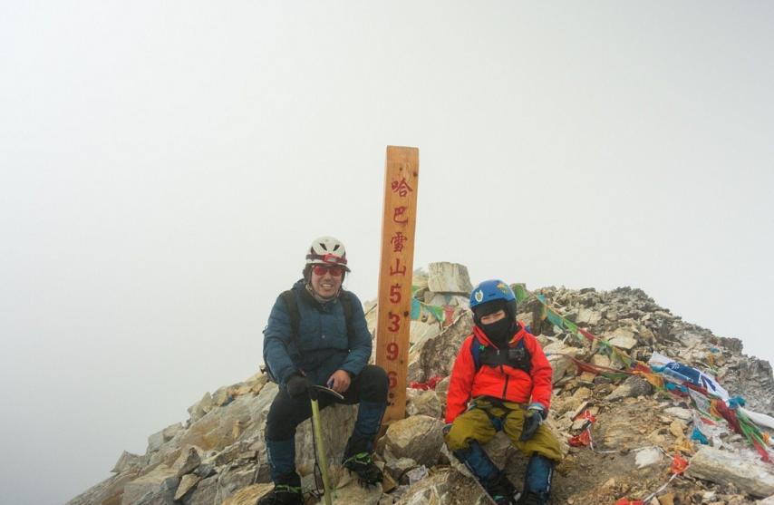 他叫辛巴，不是狮子王，8岁穿越12国：最好的教育，永远在路上