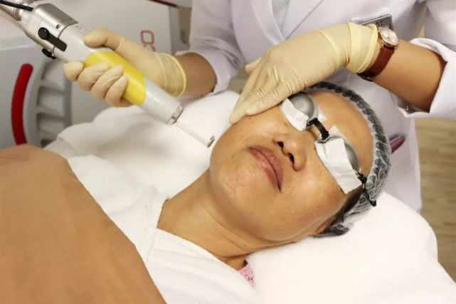 带妈妈体验高铁商务座,体验坐高铁带孩子