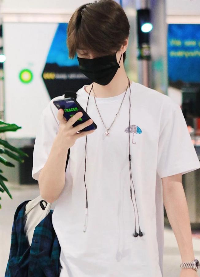 男士不腻好闻的香水大牌,公认最好闻的十大男士香水荷尔蒙