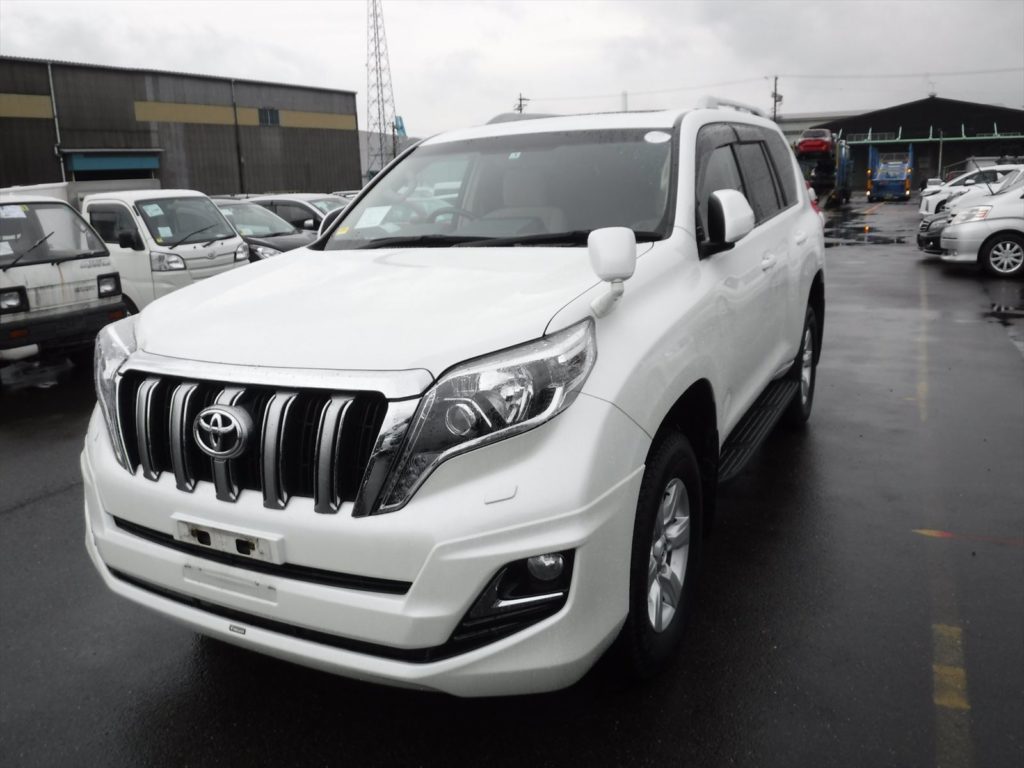 普拉多选汽油版还是柴油版,中东版普拉多和中规版的差别