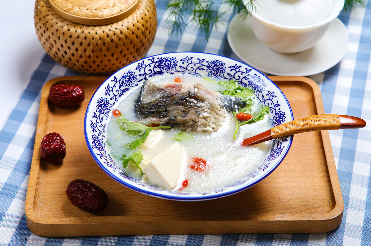 煲鱼汤怎么做好喝,煲鱼汤怎么样做才有奶白色