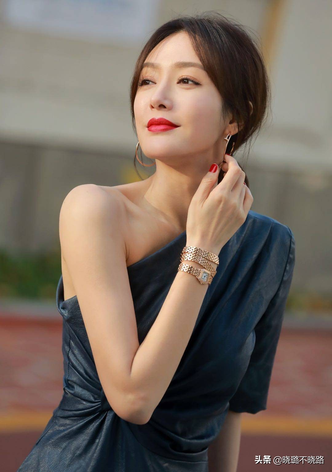 40岁女人适合戴什么首饰,女人过了40岁不要戴的首饰