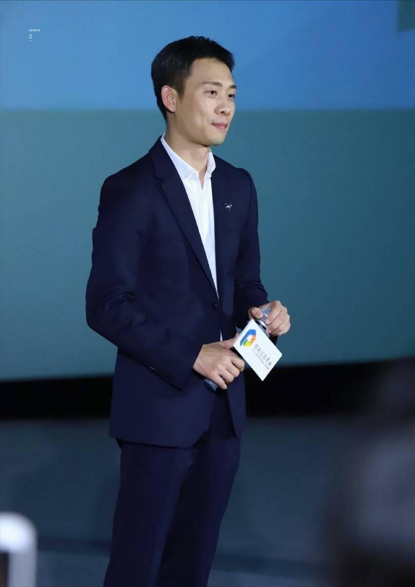 浓眉大眼虎气十足的男演员,五官端正浓眉大眼的男明星