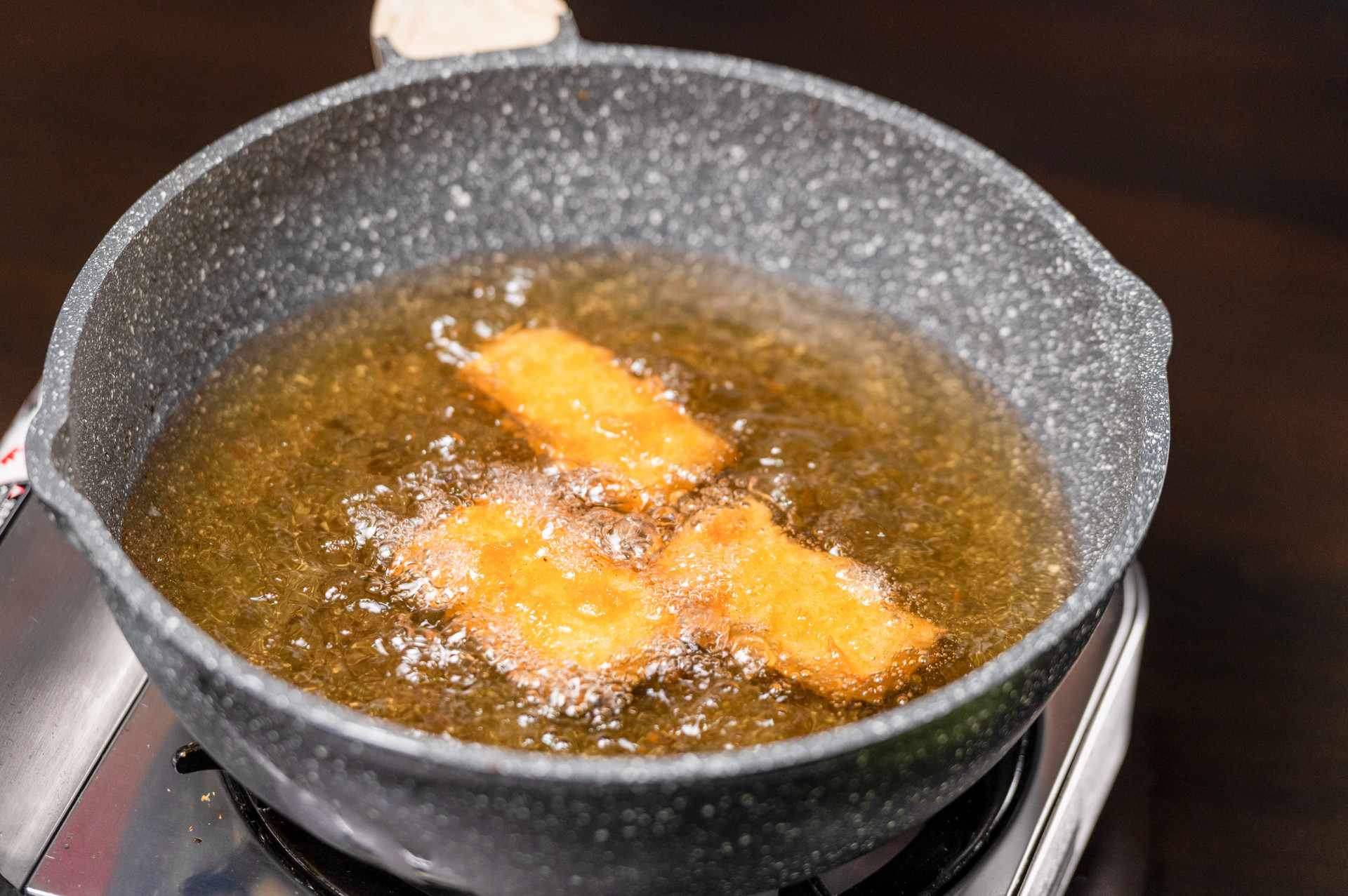 粉皮加明矾违法吗,炸油条非法添加明矾多少入刑