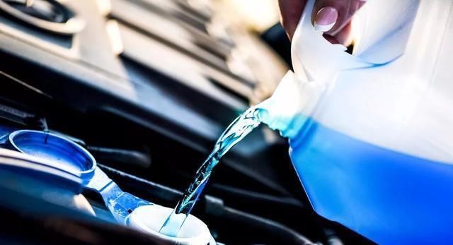 天气变冷防冻液怎么变少了,天气变冷汽车防冻液