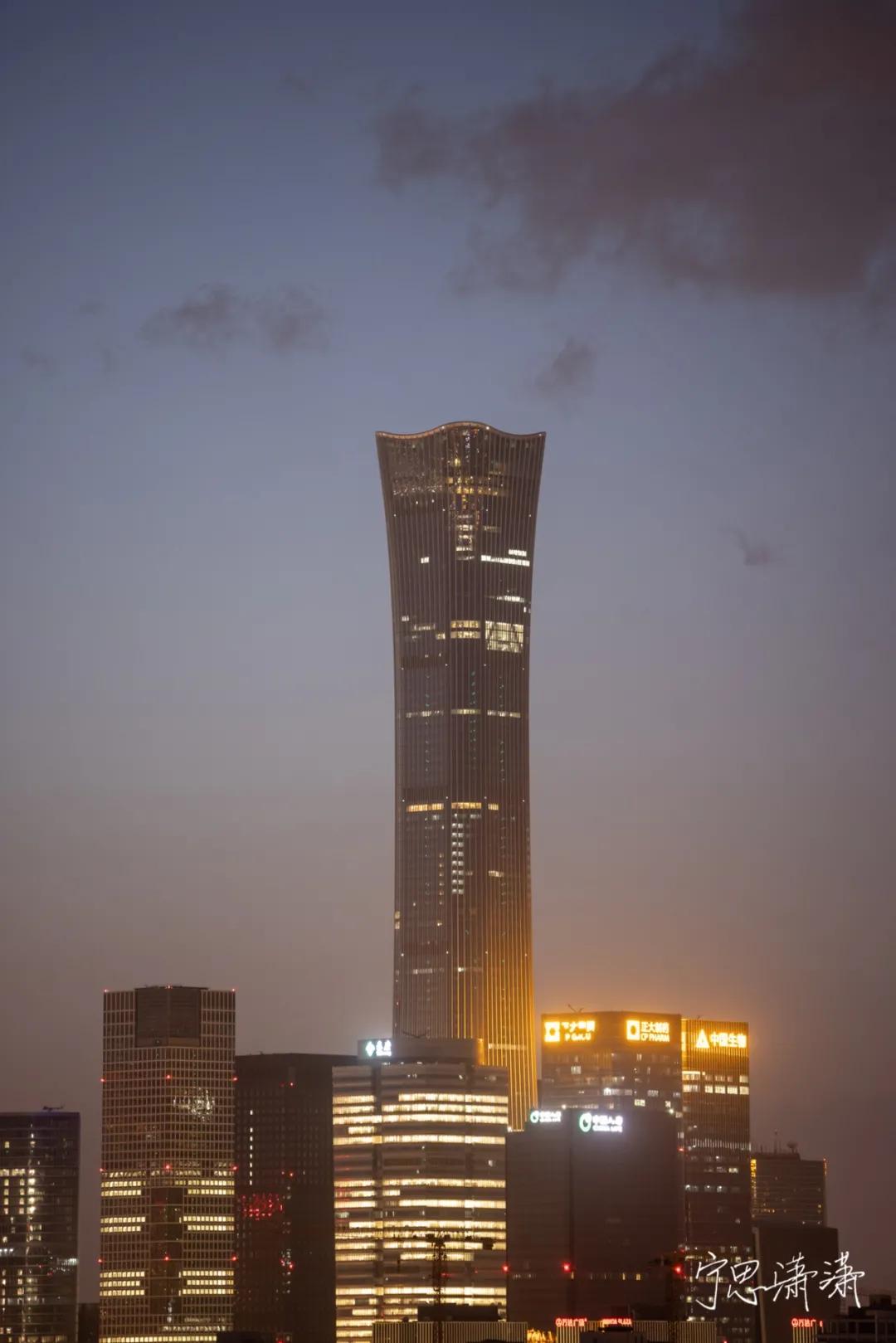 佳能rf70-200mmf4镜头价格,轻巧大光圈长焦佳能rf70-200mmf2