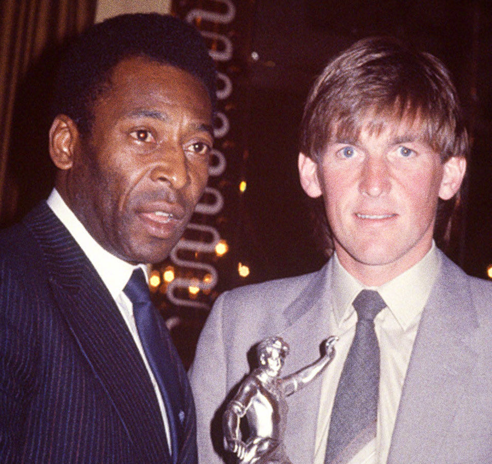 球王贝利80岁大寿，年少时期爱玩车，奥巴马直言他是一颗启明星