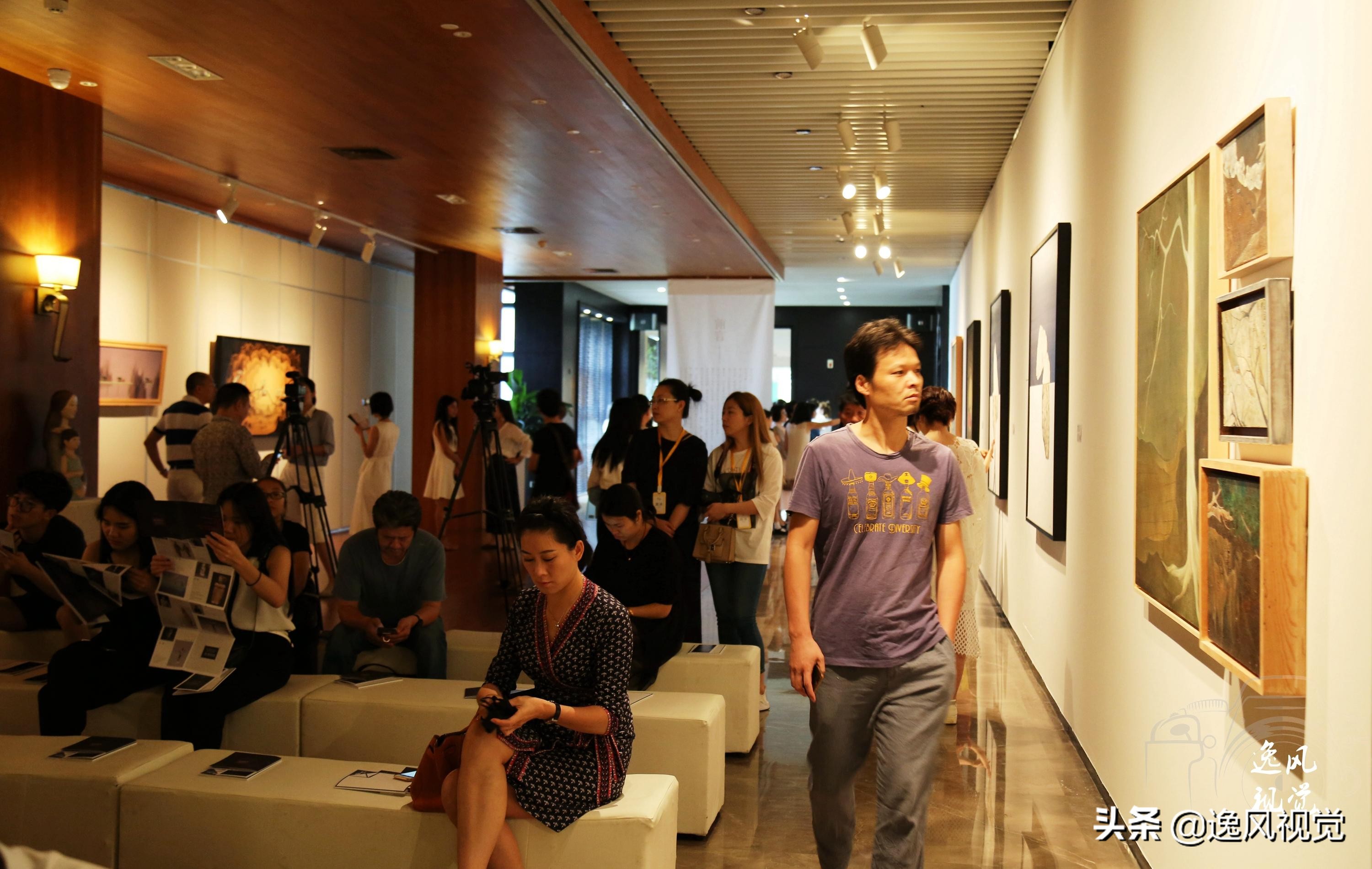 活动摄影24-70拍摄技巧,看展人物摄影拍摄技巧