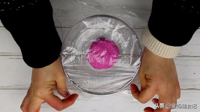 五颜六色的果蔬面 (白彩色果蔬面)