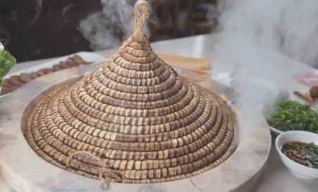 云南特色蒸汽石锅鱼什么鱼最好,特色美味云南蒸汽石锅鱼