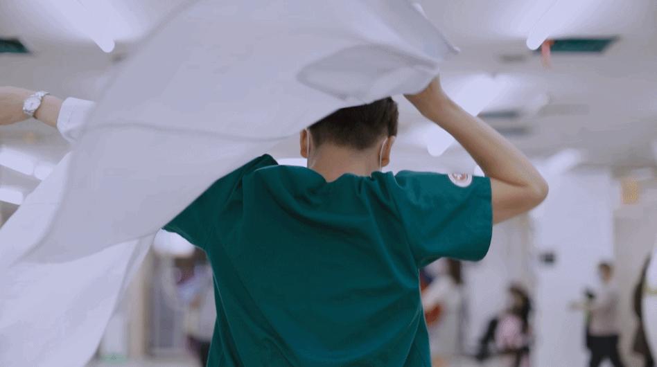 这国产「超级英雄」，我给满分，一点不虚