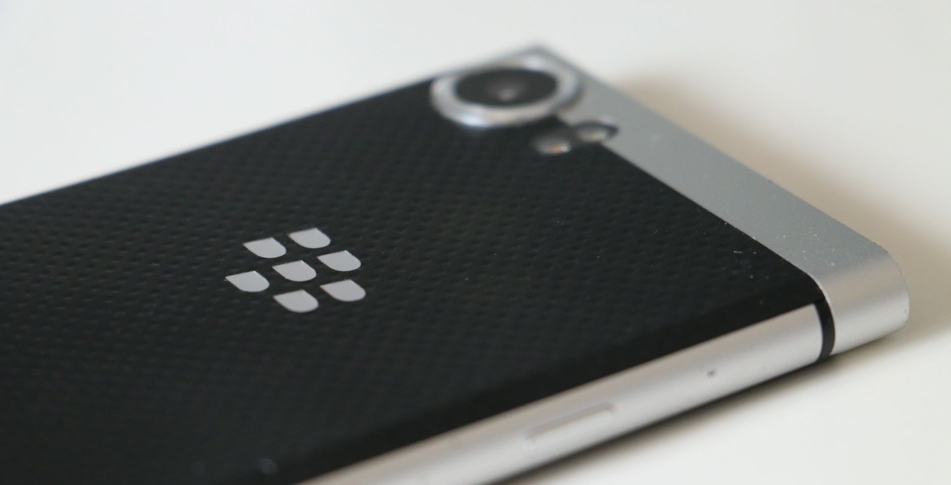 黑莓手机全键盘最新款,黑莓全键盘黑莓key2