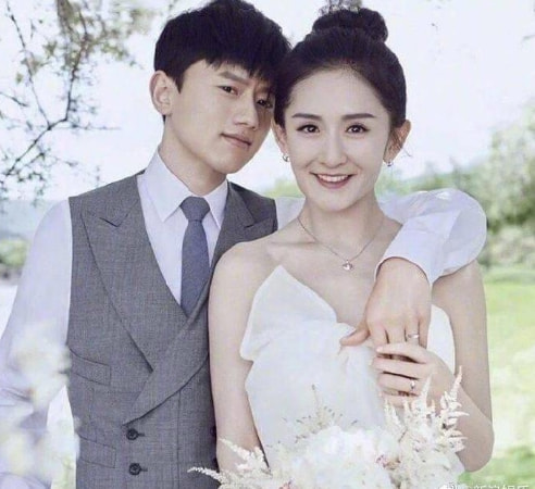 跳跳俏俏谢娜出席张杰演唱会,谢娜受伤张杰紧张的样子