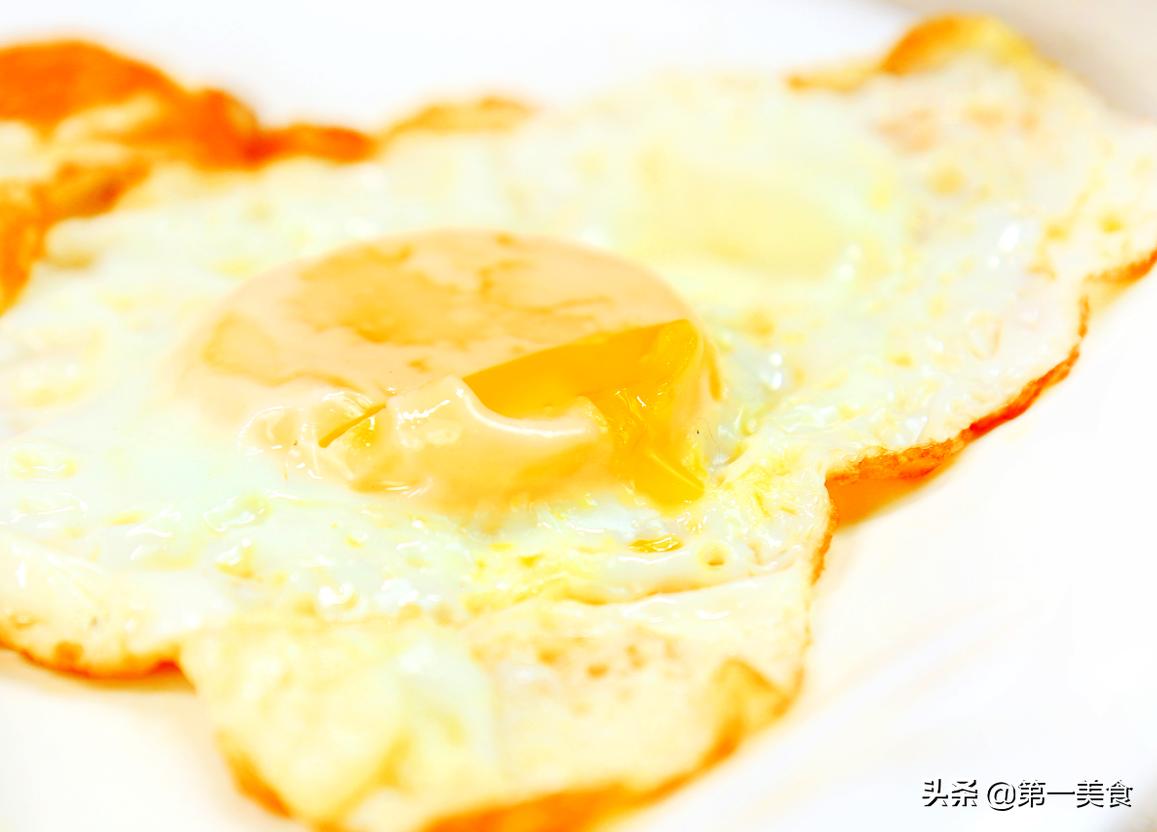 麻辣烫荷包蛋怎么煎不散,荷包蛋要怎么煮才不会塌锅