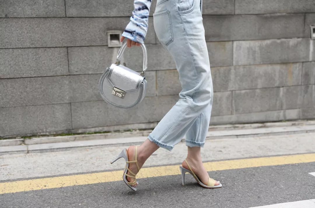 闊╁墽濂充富绌挎惌鍝佺墝,闊╁墽濂宠绌挎惌鍝佺墝