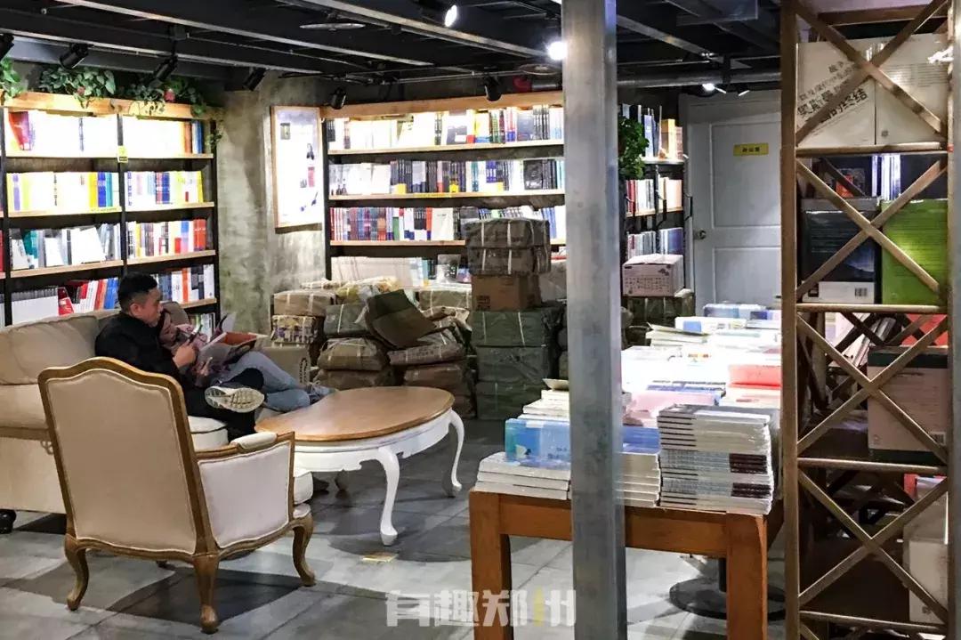 在纬一路和农科路酒吧街，嗨一场成年人的游戏