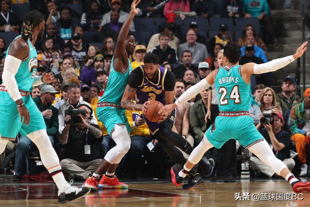 波普绝杀灰熊,灰熊三分14中仍是2连败