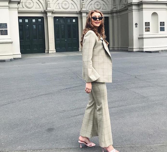 澳洲女子怀孕一个月,女模特怀孕18周