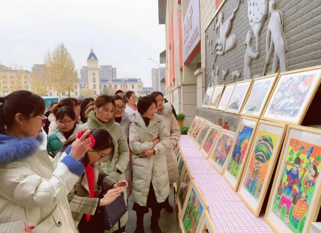 不忘初心砥砺前行教育实践活动,不忘初心小学文艺表演